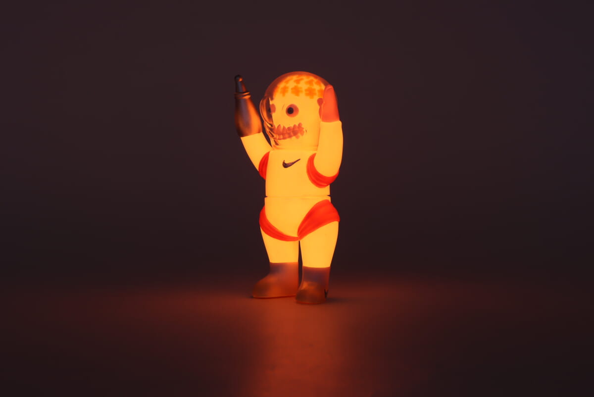 アトモスの電撃ナイキ大作戦！ 暗闇で光る「ターミネーター」と