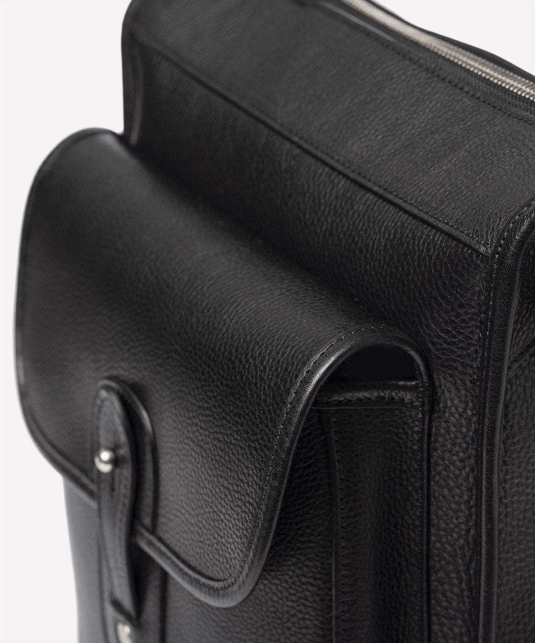 Gearpack No. 4 | Vintage Black Leather Crossbody Bag | Ghurka