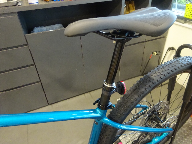 ドロッパーシートポストをインストール ｜ ジャイアントストアびわ湖守山