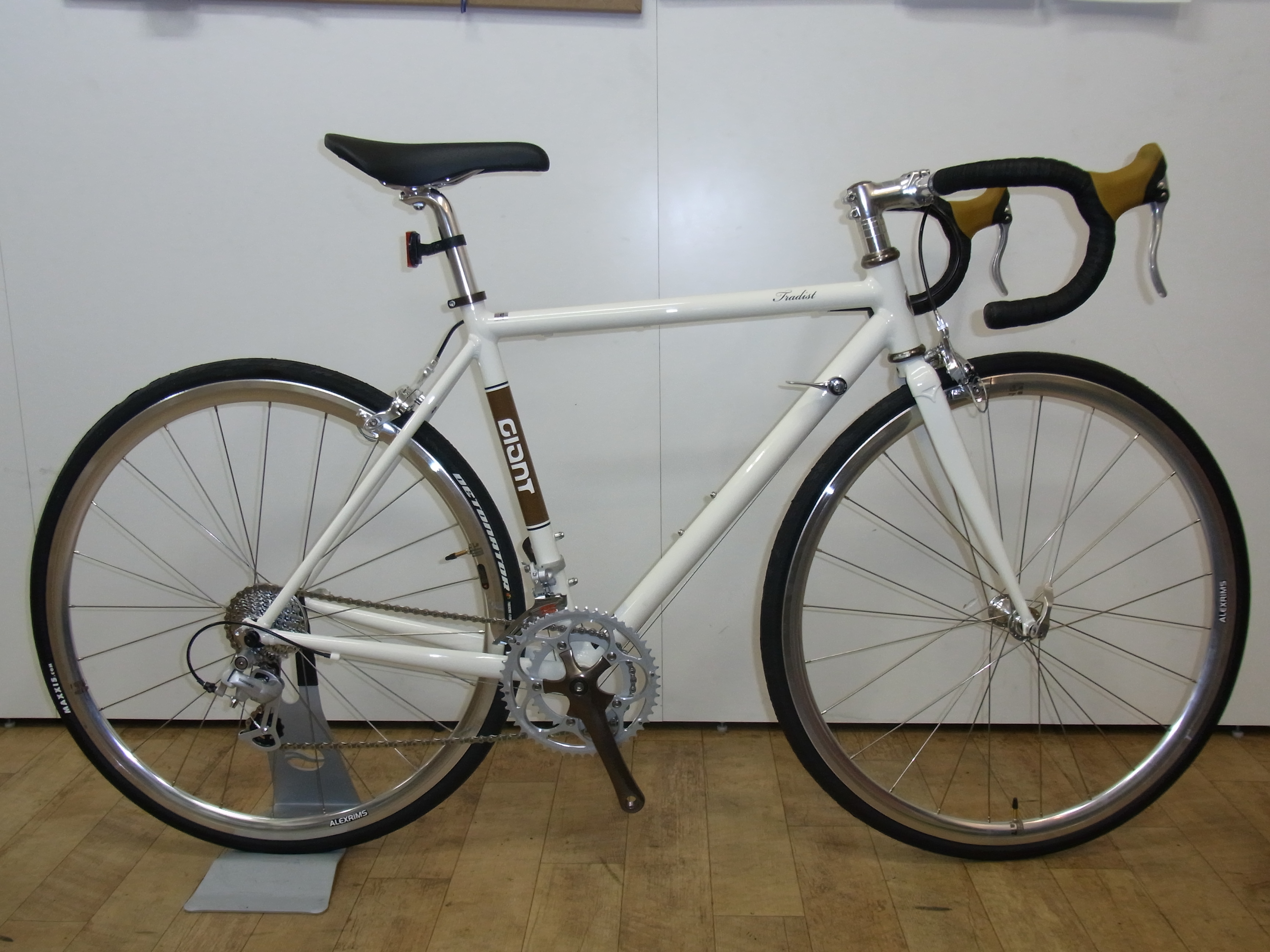 GIANT DFY ロードバイク2011年モデル アルミフレームMサイズ