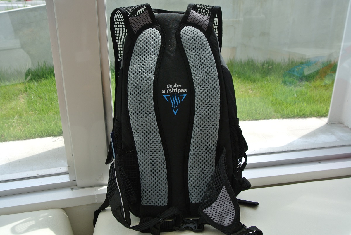 自転車乗り御用達の定番！ DEUTERのバックパック入荷しました