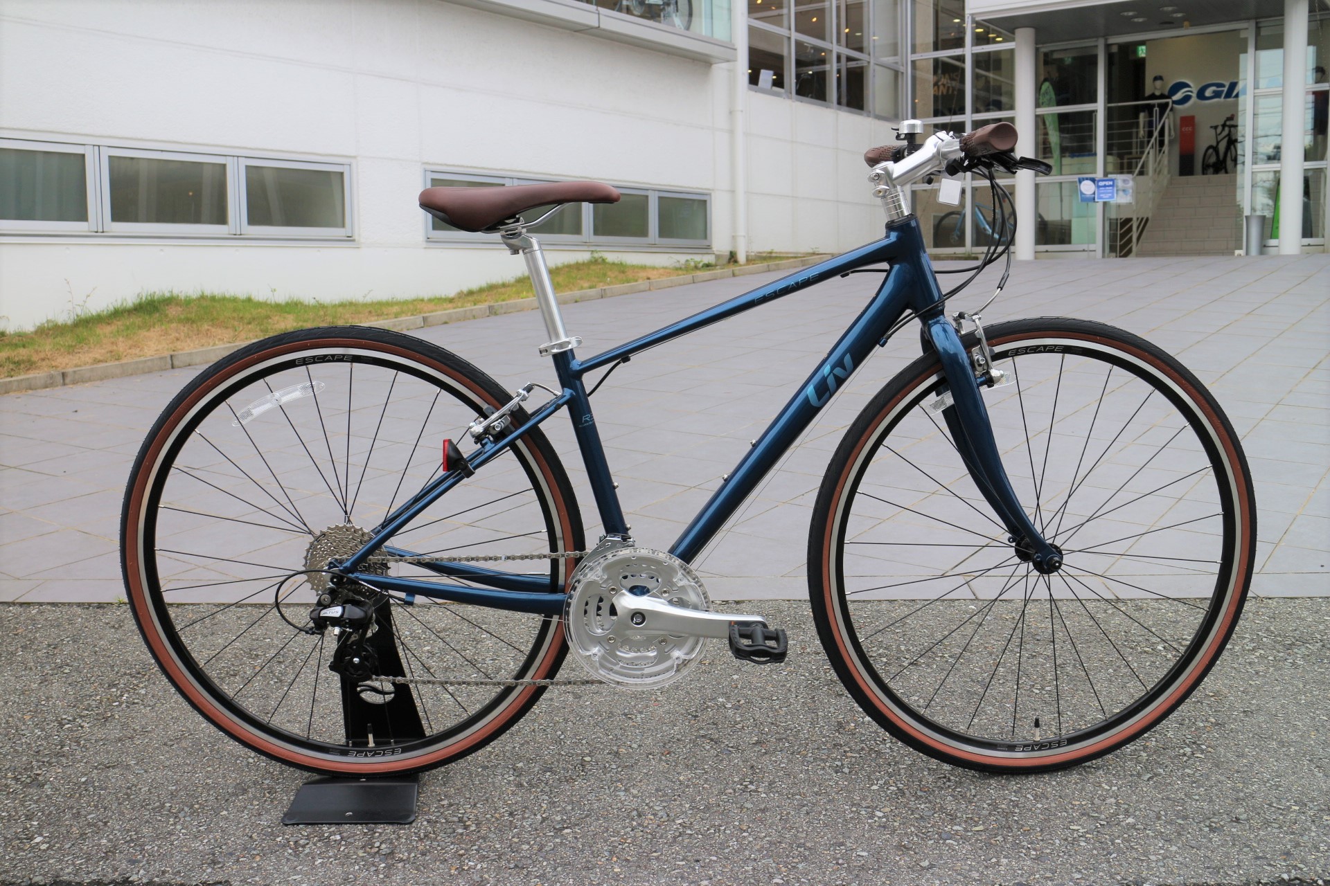 NEW」「Liv」2021年早期モデル“ESCAPE R3 W”入荷！ ｜ ジャイアント