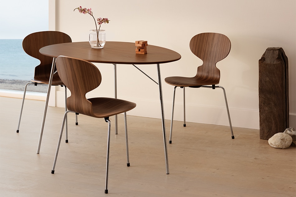 EGG TABLE（エッグテーブル）/FRITZ HANSEN（フリッツ・ハンセン