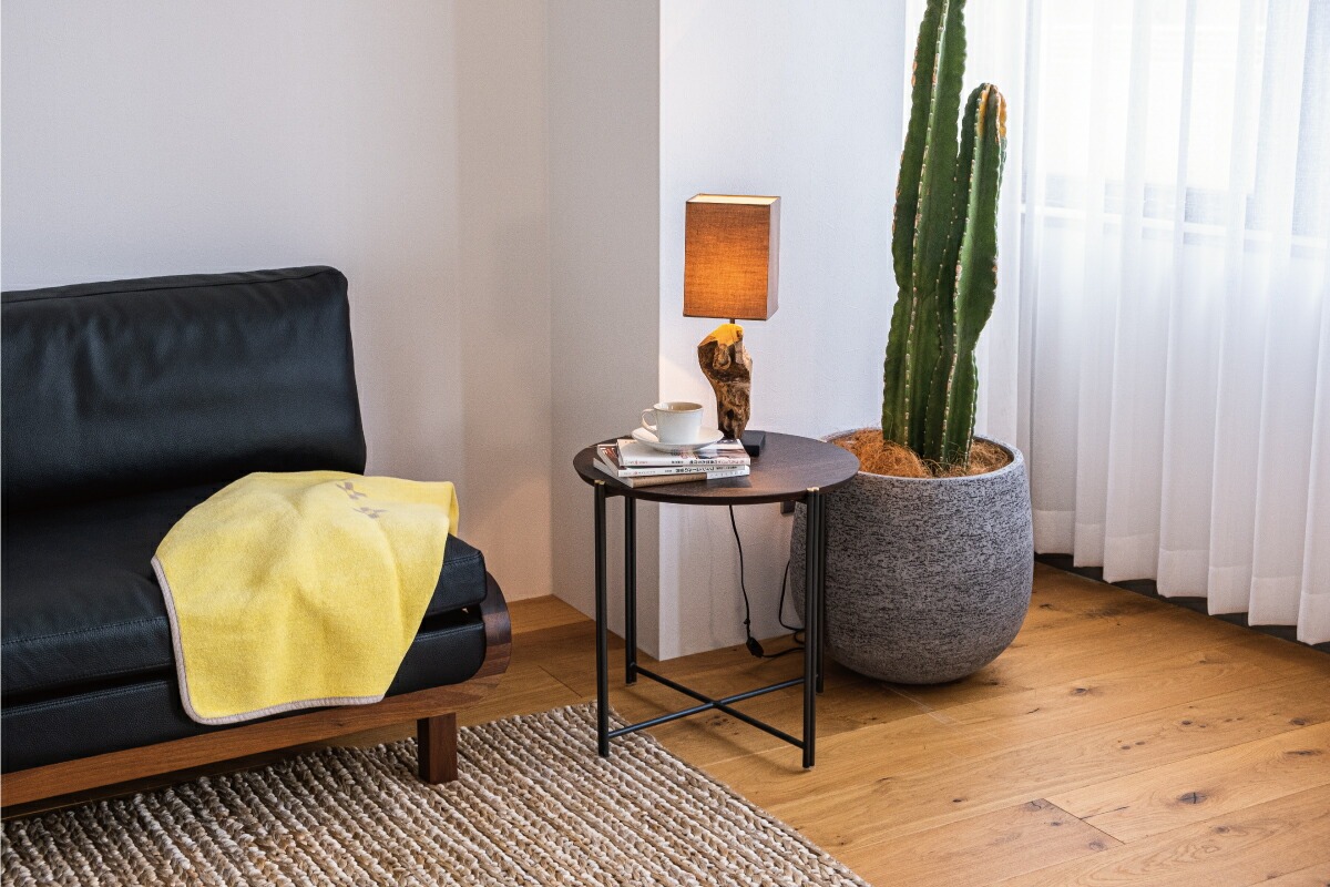 サイドテーブル 丸 カフェテーブル オーク 無垢 アイアン QUATTRO