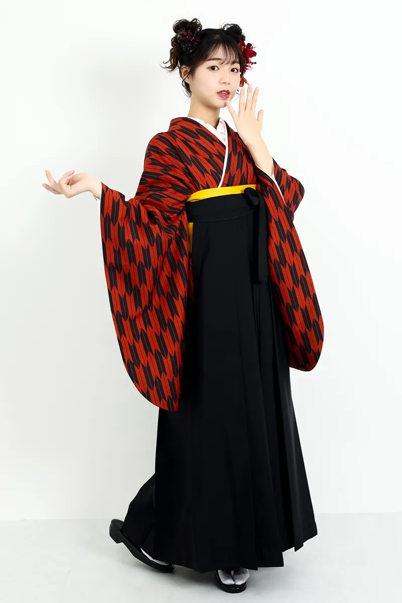 着物】黒・赤矢がすり+【袴】クロ│ネットで簡単・便利に☆袴レンタル