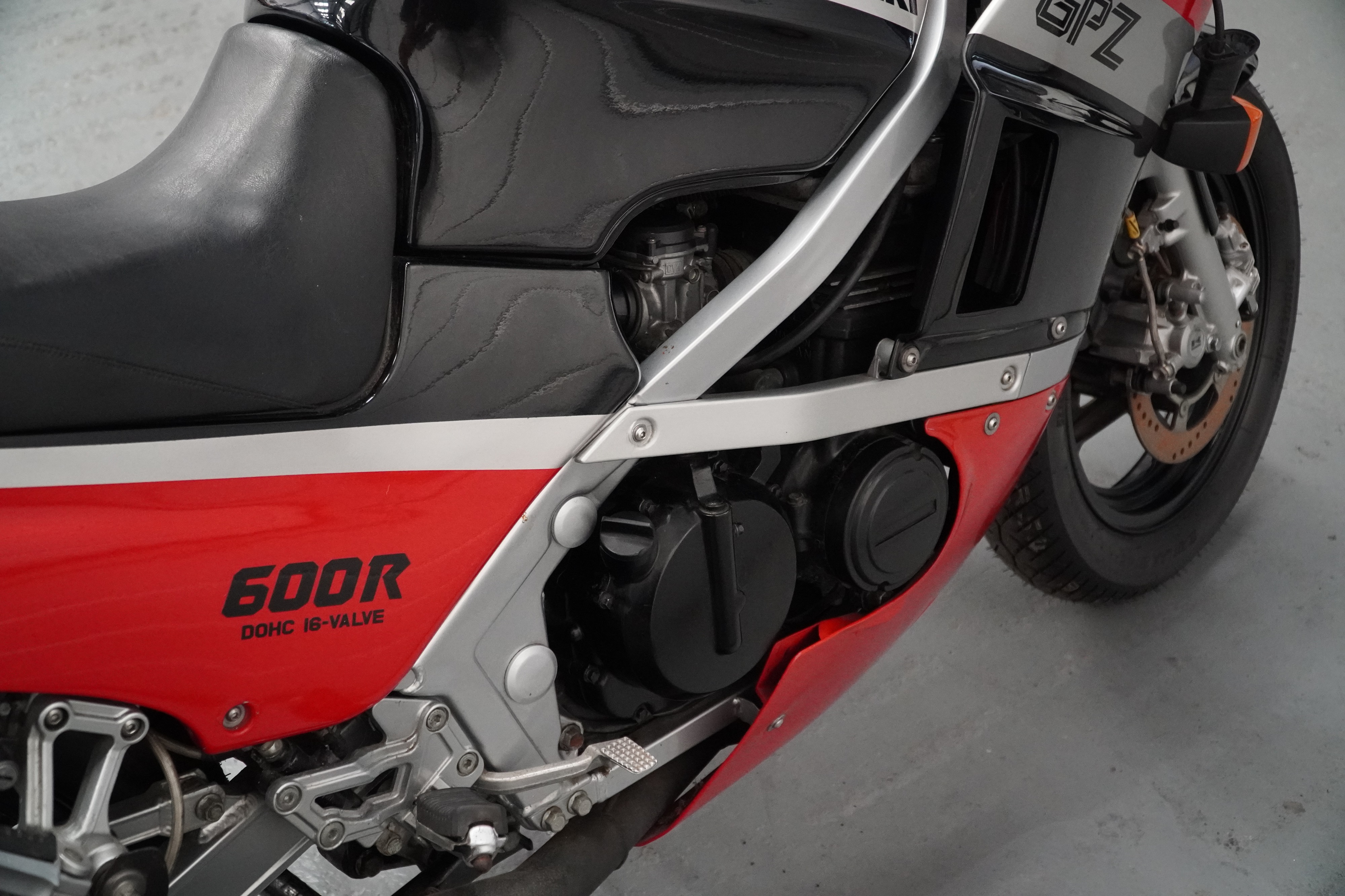 Lot 107 - 1988 Kawasaki ZX600-A3