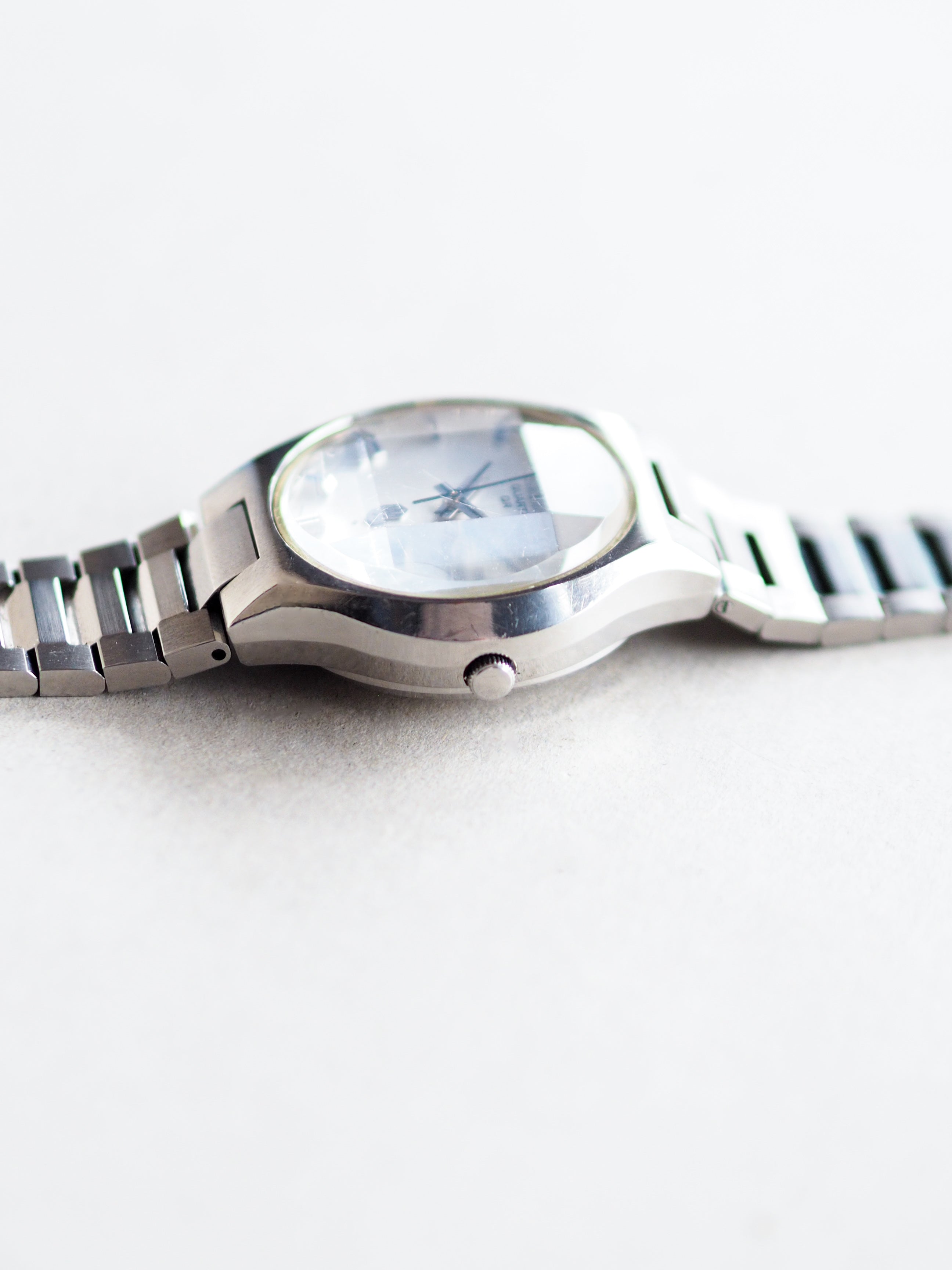 Seiko Quartz QR 3863-8000 Faceted Crystal White Linen Dial