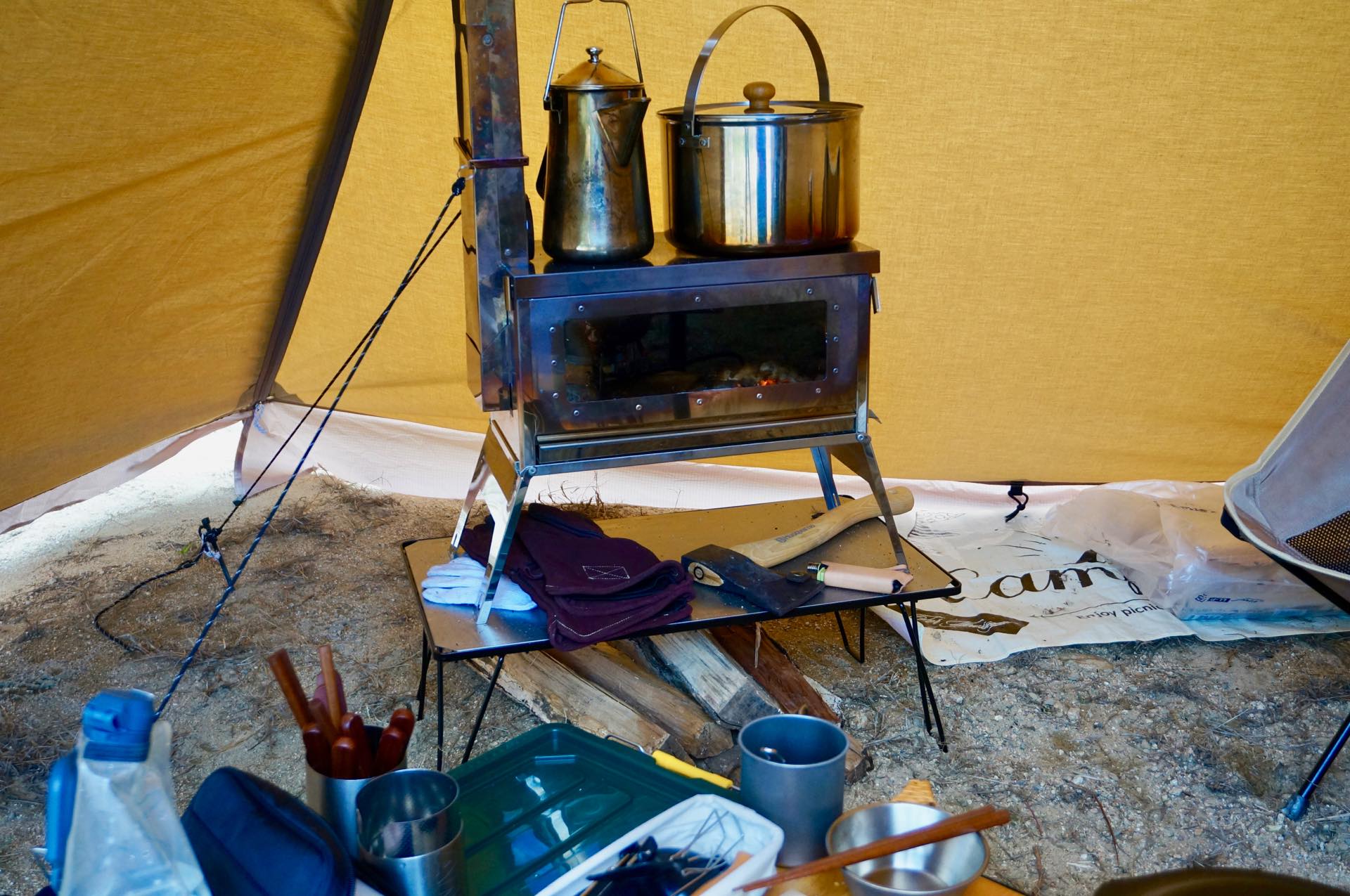 サーカスTCに薪ストーブ「焚き火の箱G-neo」をインストール – Greyscat