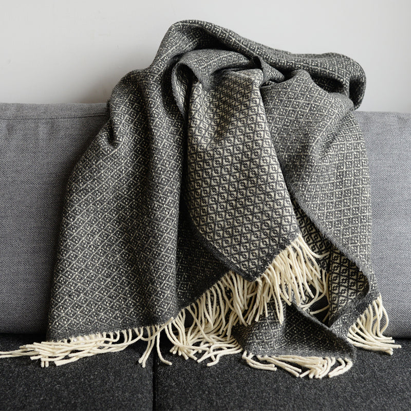 シ・コラサォン ウールブランケット Flower Dark Gray | 北欧家具 北欧