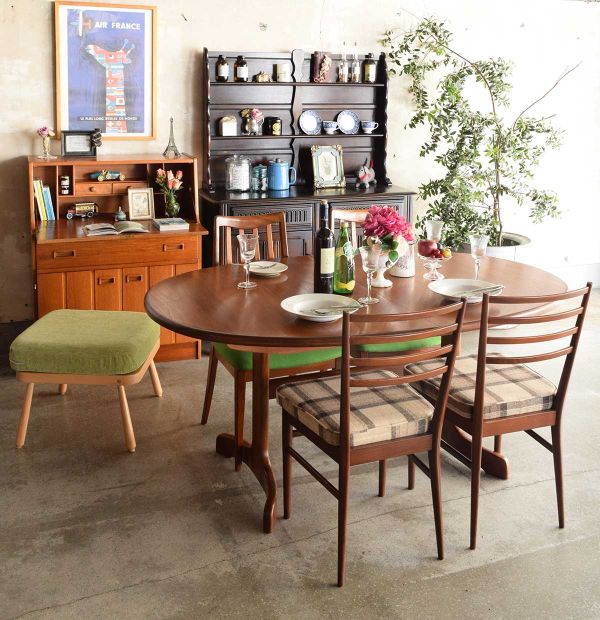 アーコール社のソファスツール、北欧スタイルのデザインがおしゃれな