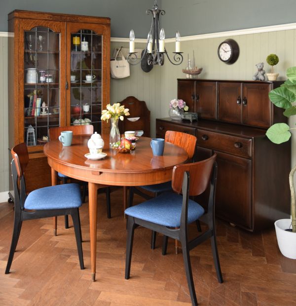 英国のおしゃれなダイニングテーブル、Greaves & Thomas