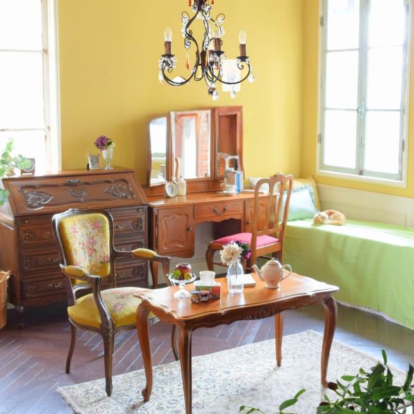 フランスから届いたアンティークの三面鏡、フレンチスタイルの