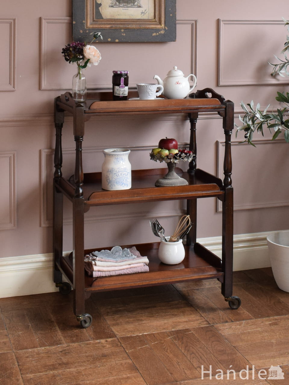 英国アンティークのおしゃれなキッチンワゴン、扉収納付きの便利な