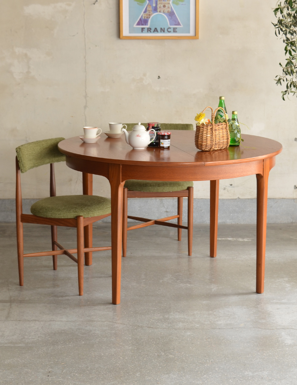 ヴィンテージ家具、Nathan（ネイサン）社の伸張式のダイニングテーブル