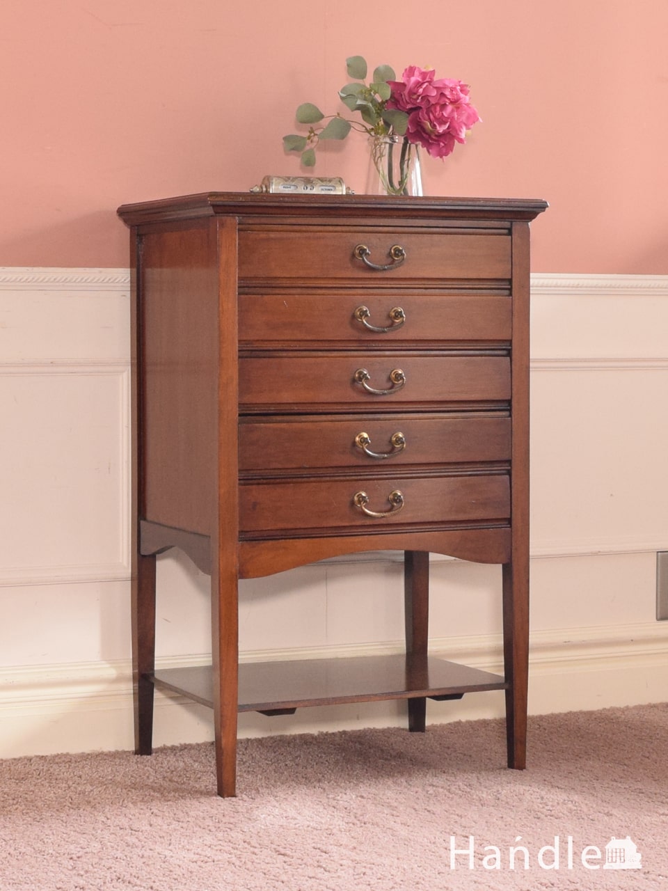 英国から届いたマホガニー材のアンティーク家具、贅沢なミュージック