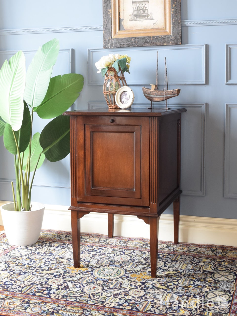 英国アンティークのサイドキャビネット、マホガニー材のファイリング