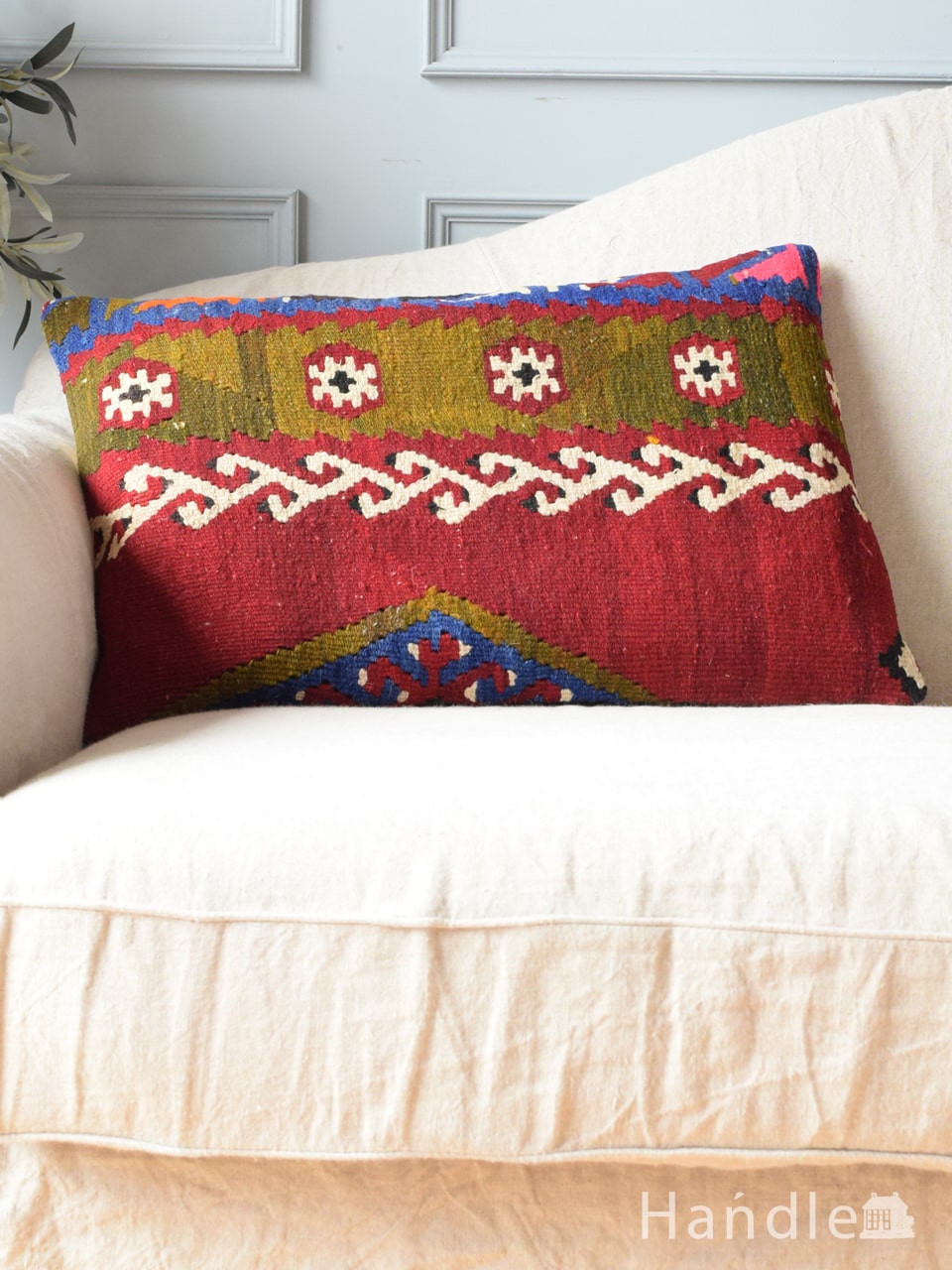 オールドキリムのおしゃれなクッションカバー、フェターモチーフの