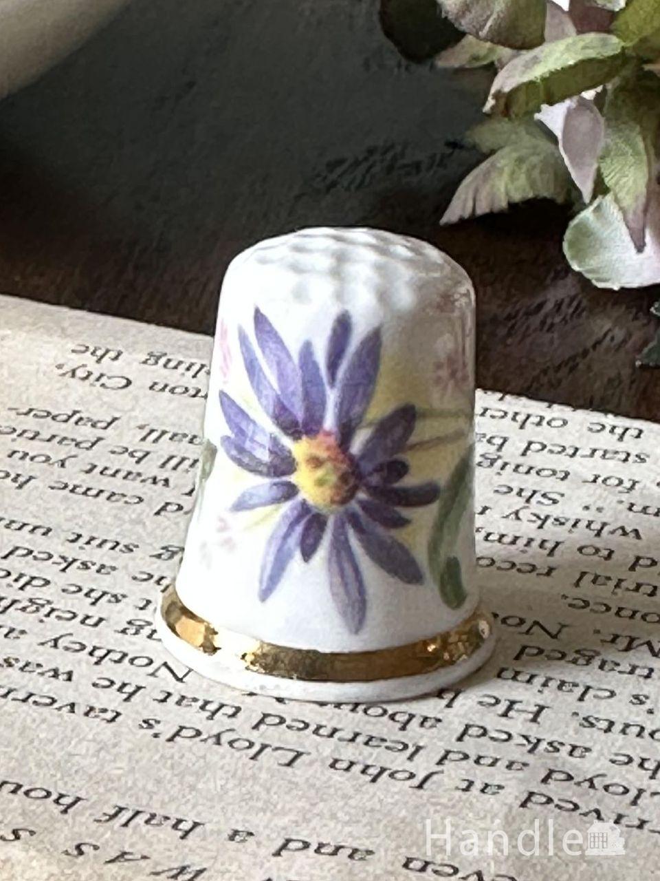 パープル色のお花模様が可愛いアンティーク、イギリスから届いた陶磁器