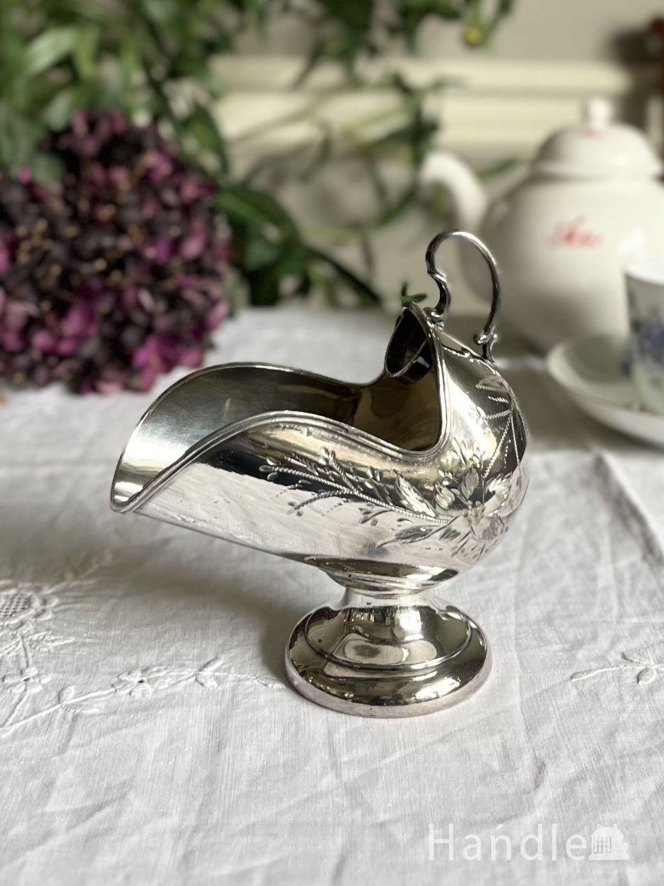 英国のアンティークシルバーのお砂糖入れ、お花模様が優雅なシュガー