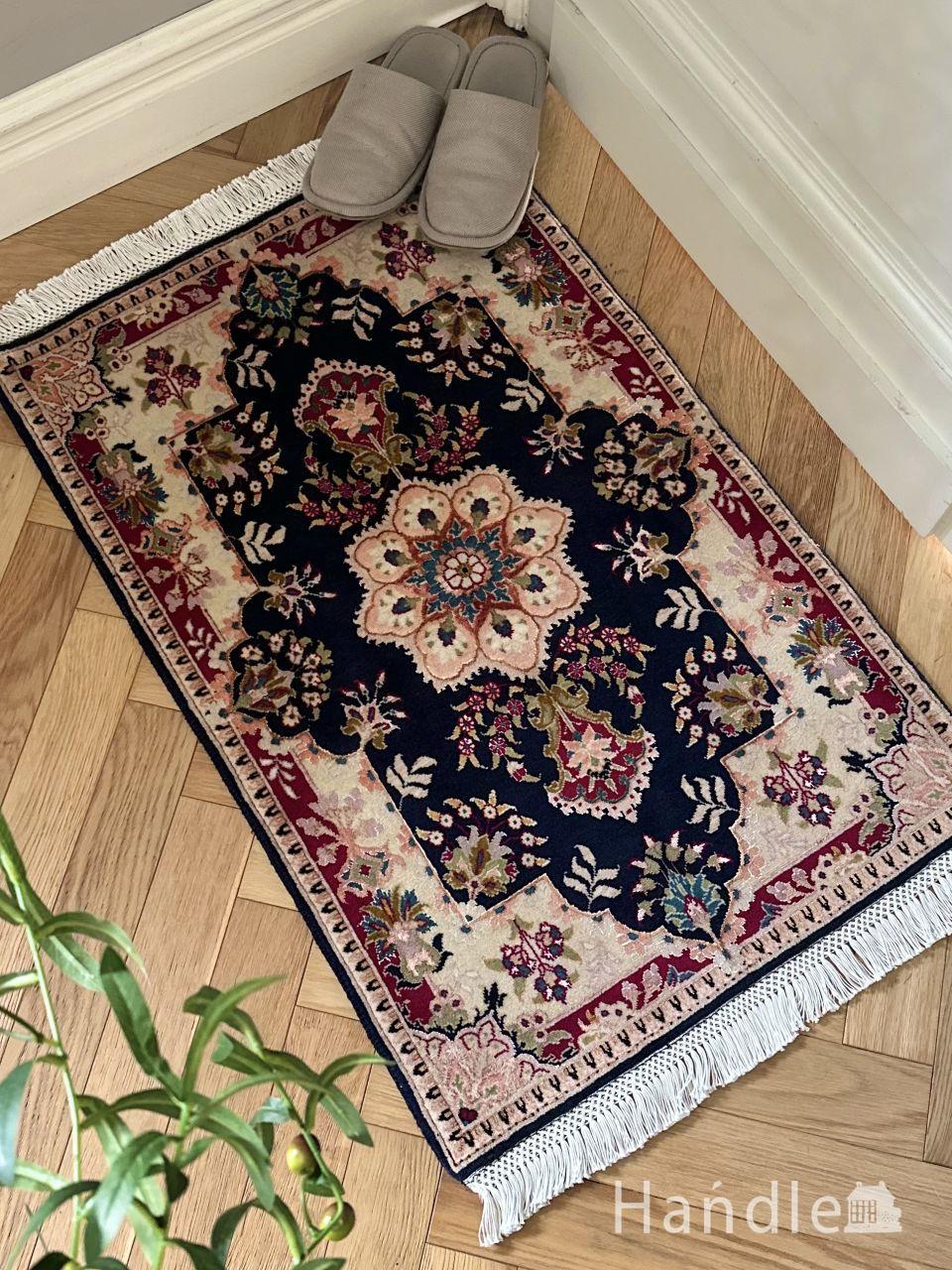 マヒデザインの希少なビンテージペルシャ絨毯、タブリーズTabriz