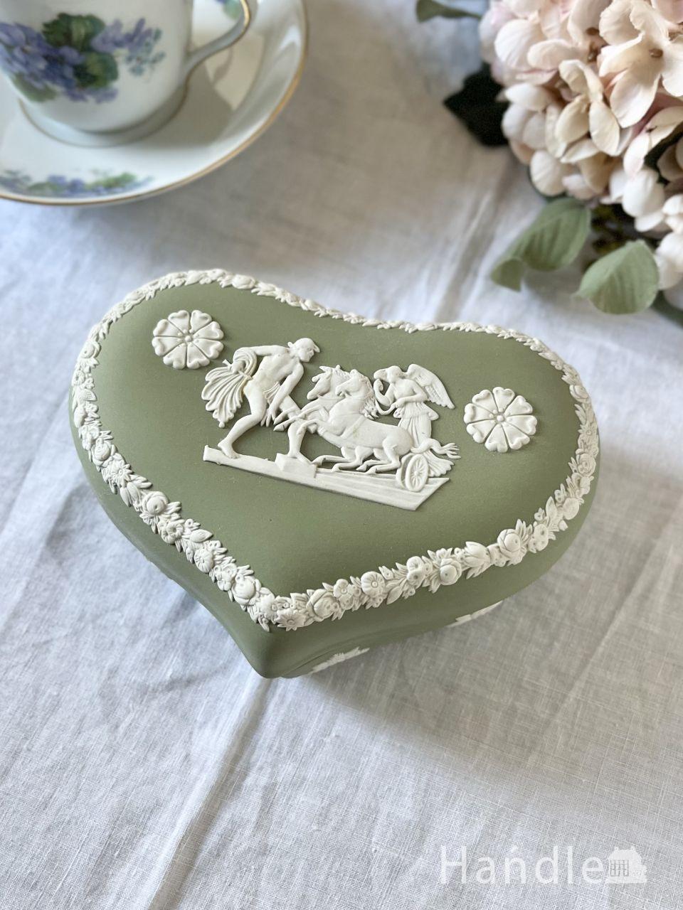 葉っぱの模様が型押しされたアンティークガラスのおしゃれなケース(pg