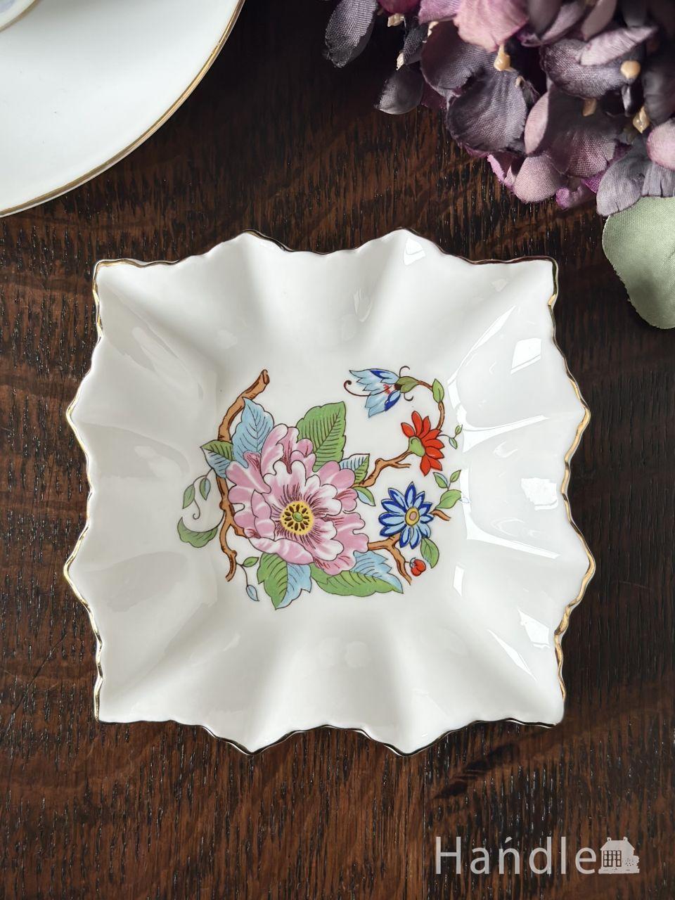 イギリスで見つけたアンティークの食器、シノワズリスタイルの模様が