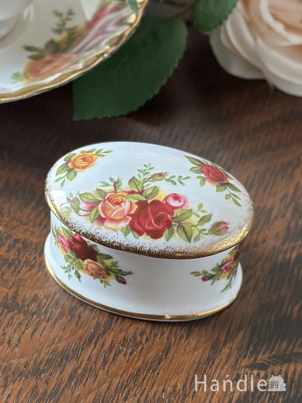 アンティークのお洒落なシュガーポット、スプーンもセットになったお