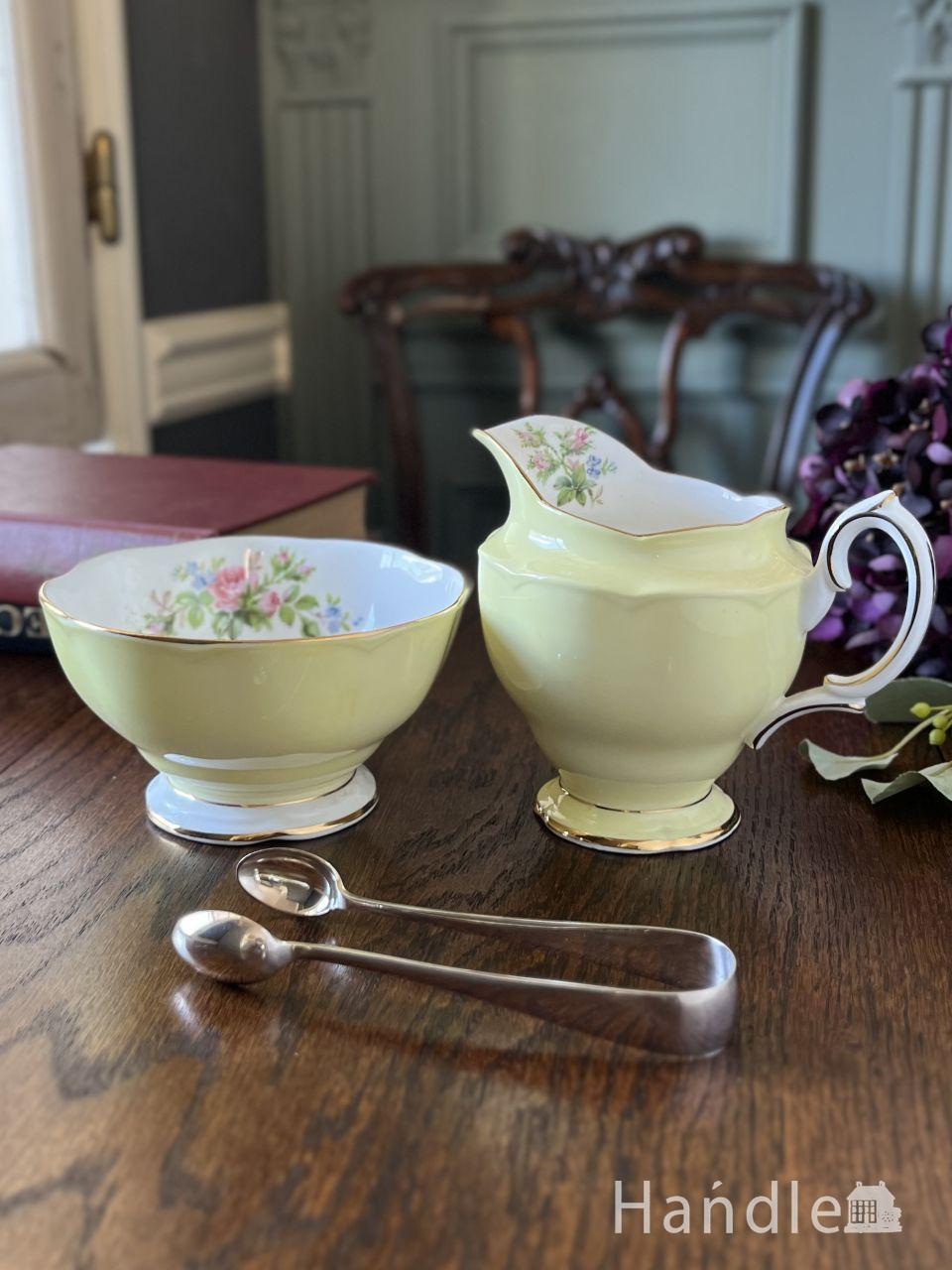 英国アフタヌーンティー用のアンティークの食器、ロイヤルアルバート社