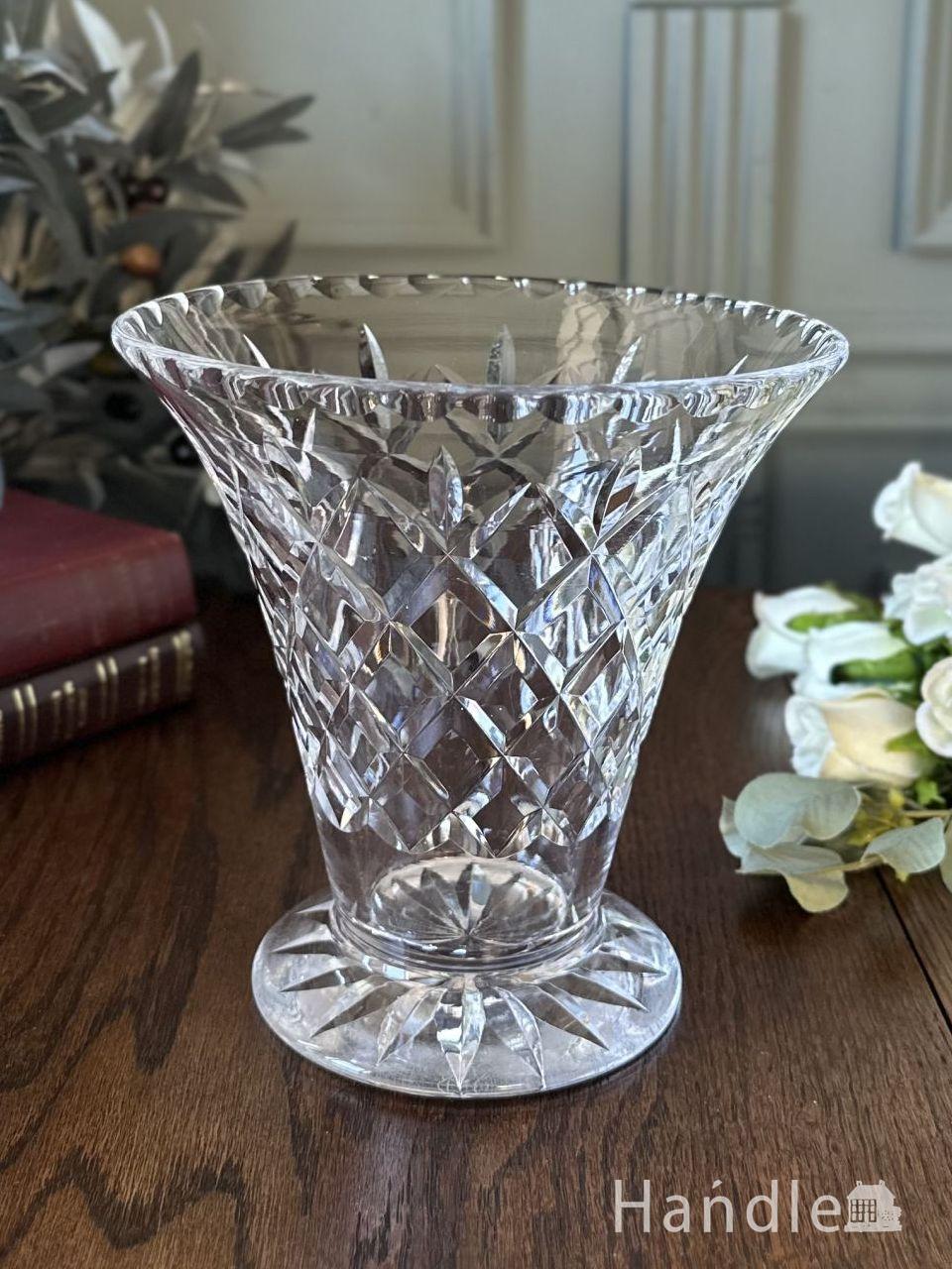 円錐型の美しいアンティークガラスの器、イギリスで見つけたフラワー