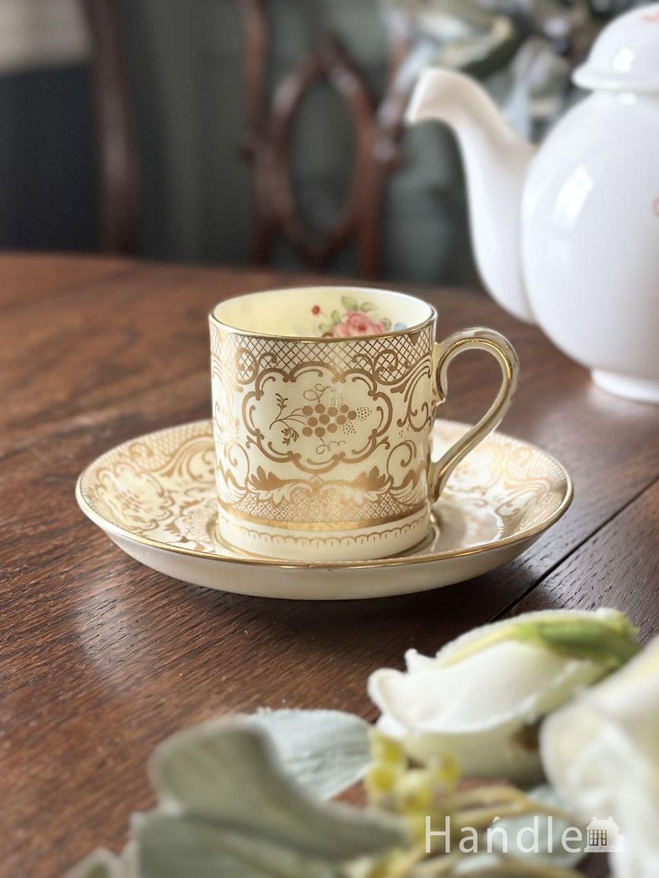 英国のアンティークの美しい食器、クラウンスタッフォードシャーの