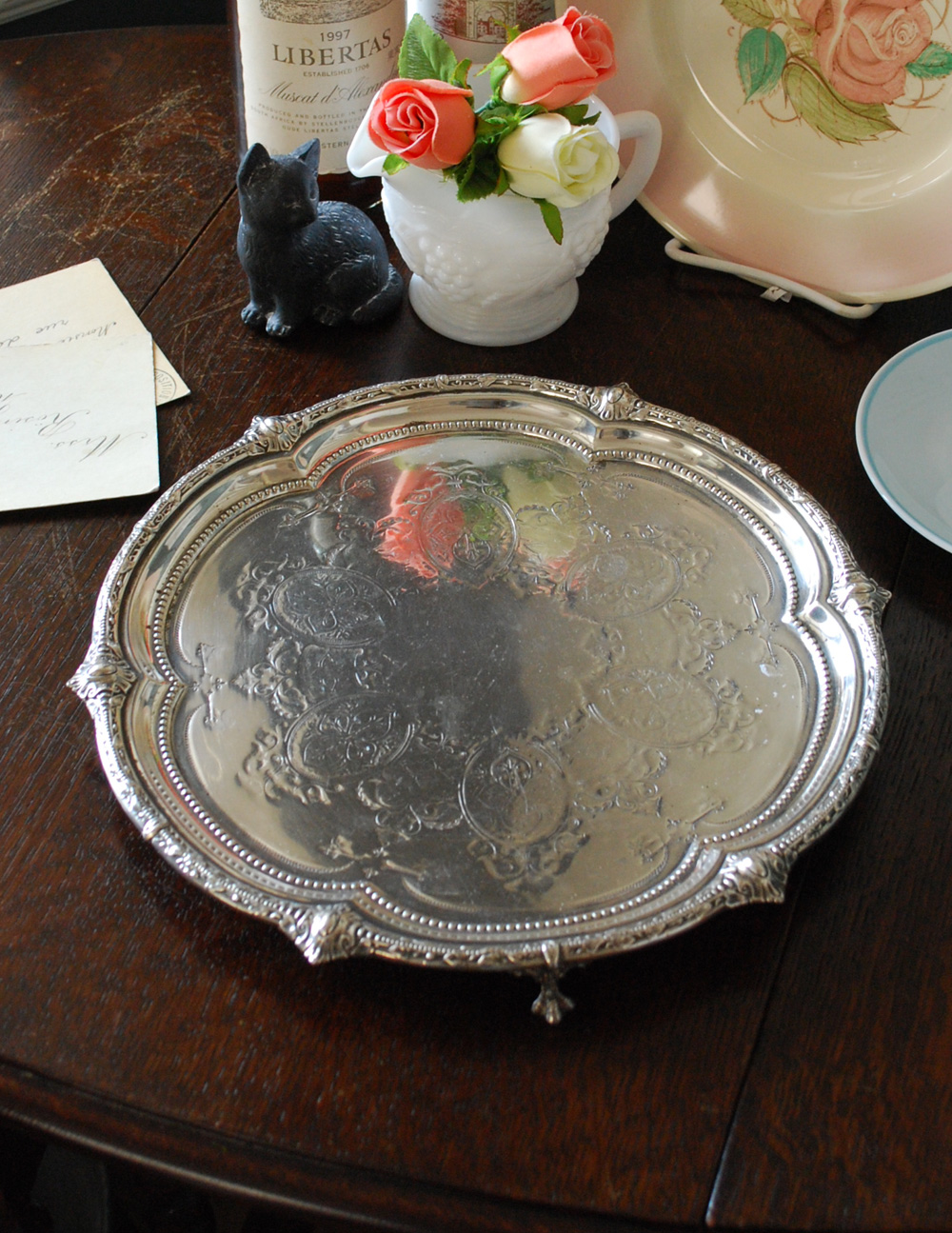 英国の銀雑貨、アフタヌーンティーアイテムのサルヴァ（銀盆