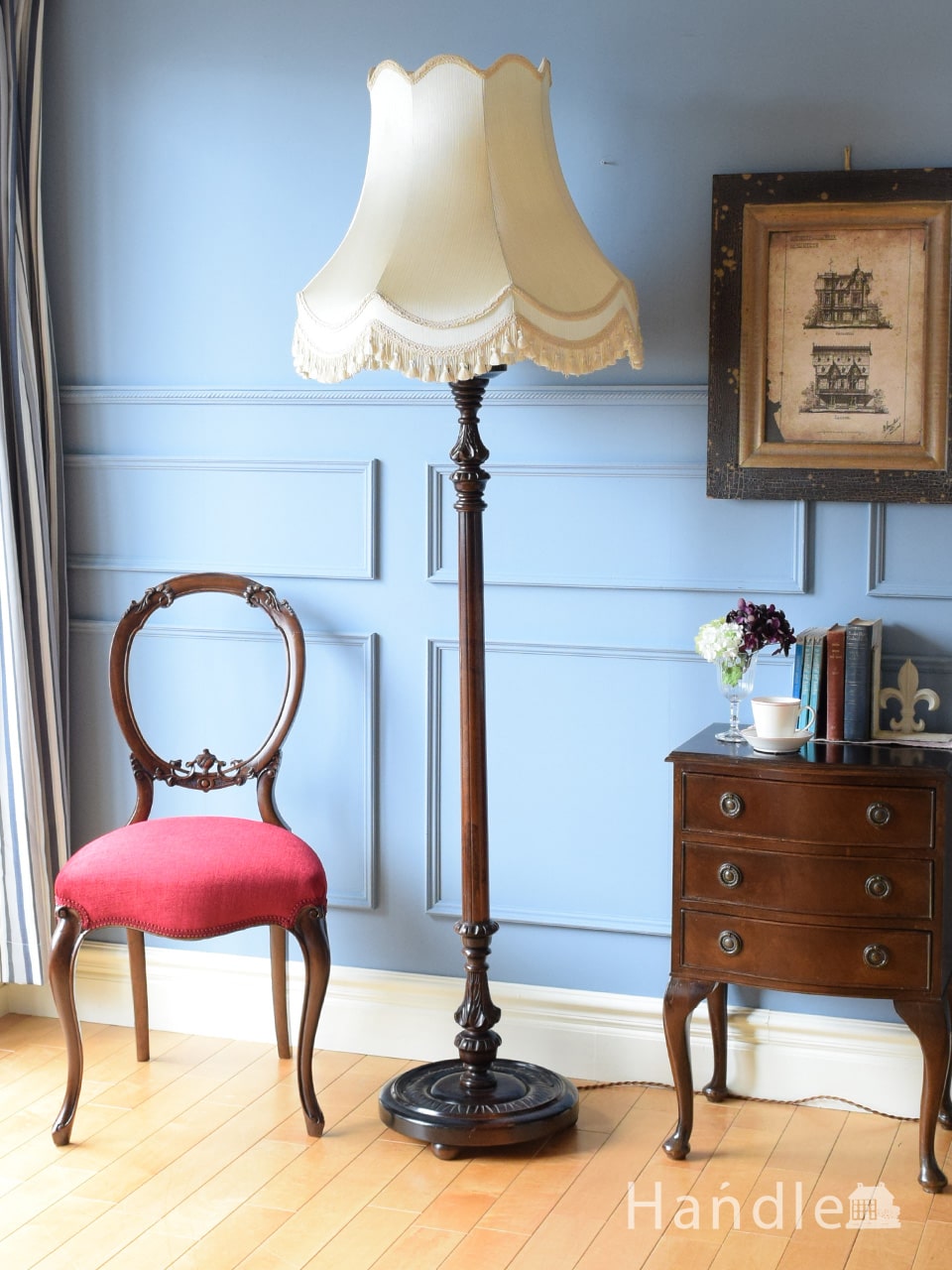 英国アンティークのおしゃれなスタンドライト、マホガニー材のフロア