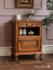 フランスから届いた猫脚キャビネット、アンティークのベッドサイド