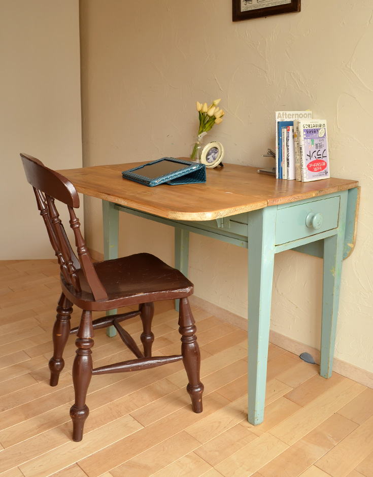 パイン材のアンティーク家具、ブルーペイントのバタフライテーブル(k