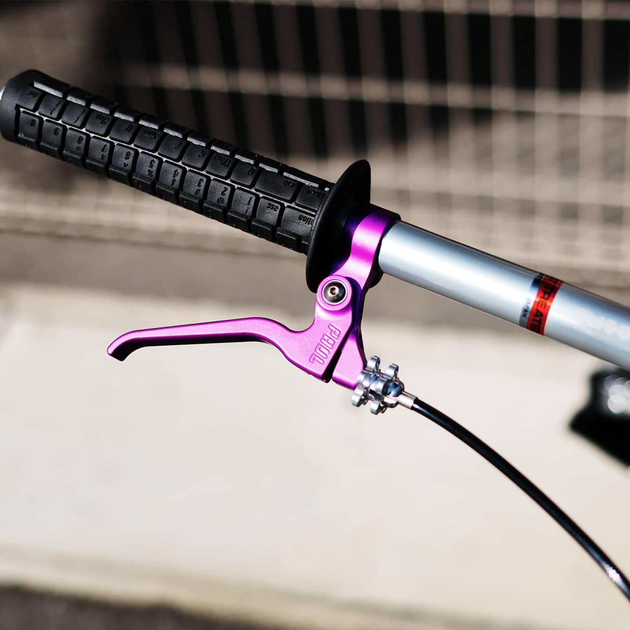 屈指の美しさと機能性。PAULのブレーキレバー、カンチレバー - 自転車