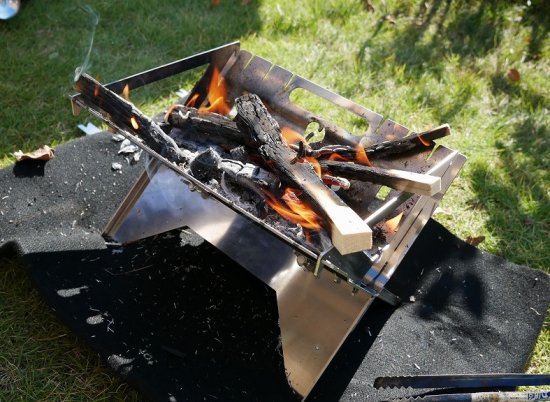 焚き火台 FireBase ステンレス（ロストル・五徳中サイズ付き） – 早野