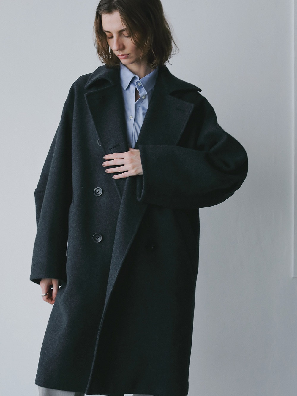 ウールダブルオーバーコート | Coat | HER. Online Store