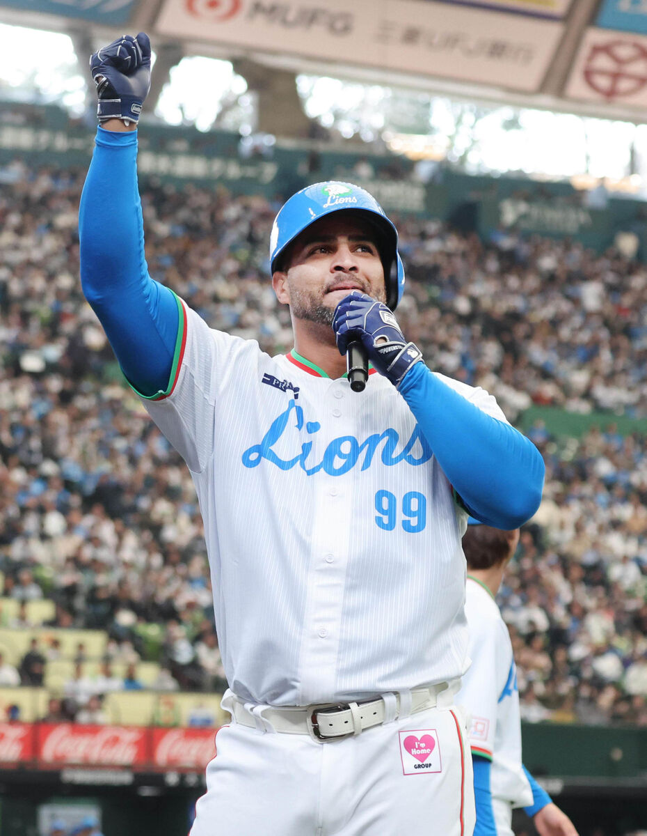 西武】退団後3年38歳メヒアが2ラン 14年ホームラン王パワー健在