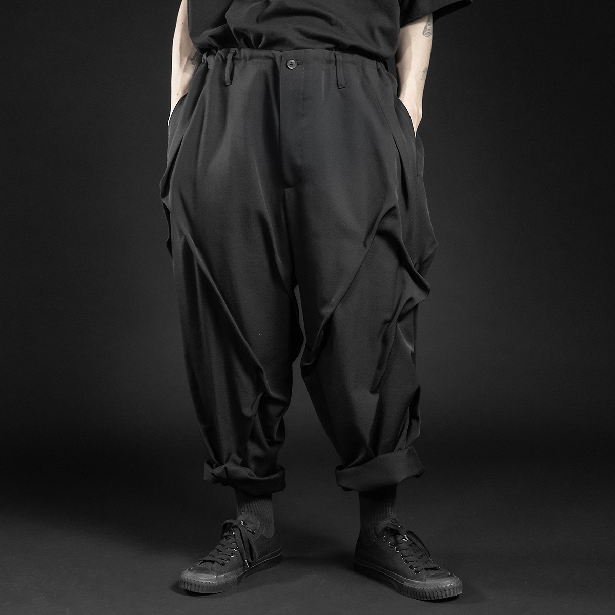 ヨウジヤマモト25AW ランダムタックパンツ | HUES 福岡セレクトショップ