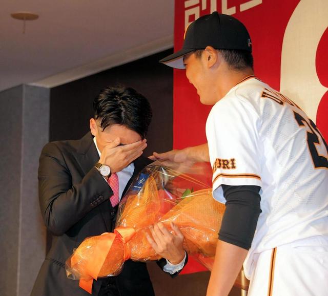 巨人杉内 苦楽ともにした後輩・内海のサプライズに号泣/野球/デイリー