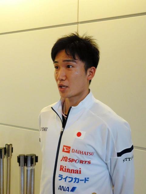 桃田賢斗“公認ライバル”と異例のユニ交換に苦笑い「否定するわけにいか