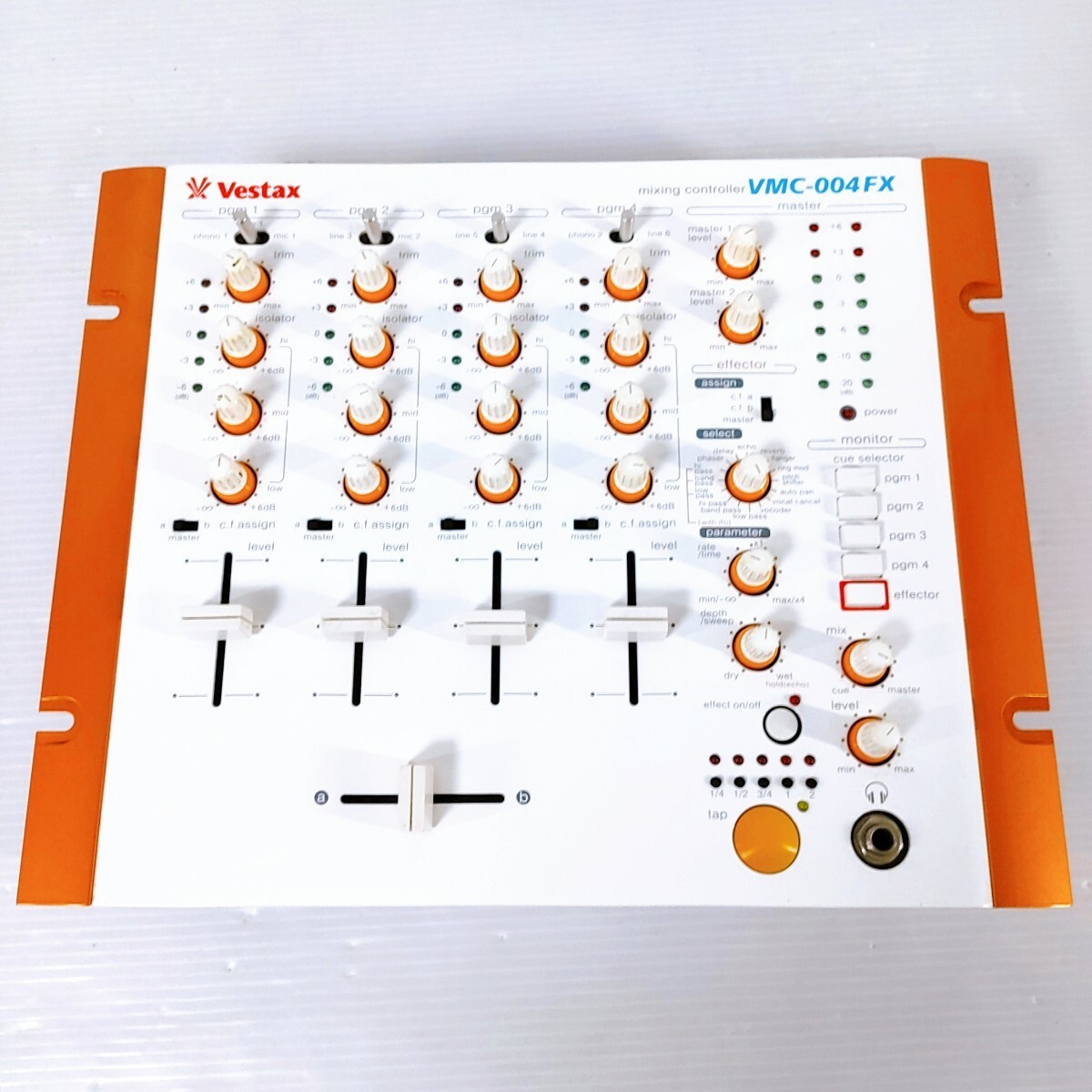 Vestax VMC-004 FX 4 Channel DJ Mixer w/adapter Working tested USED