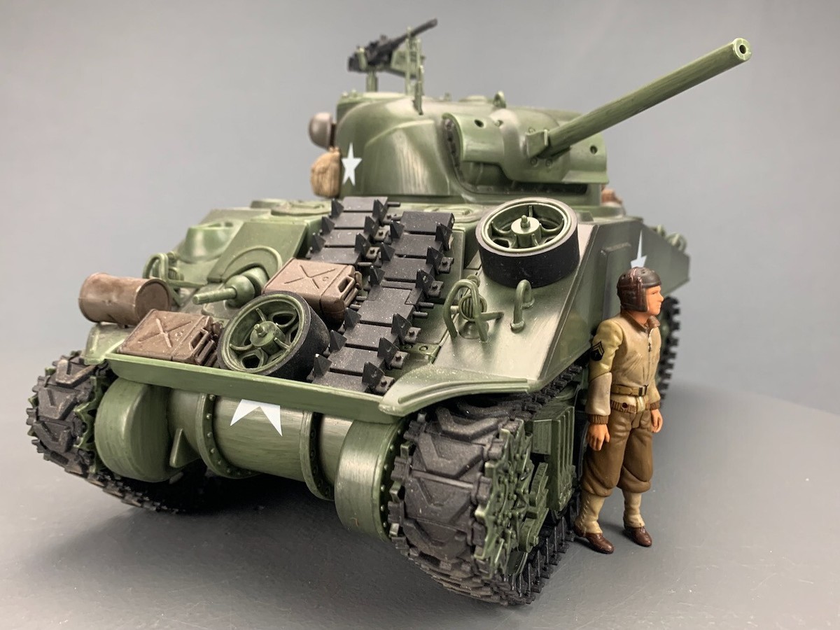 21st Century Toys / Ultimate Soldier WWII U.S. M4 Sherman Tank 1