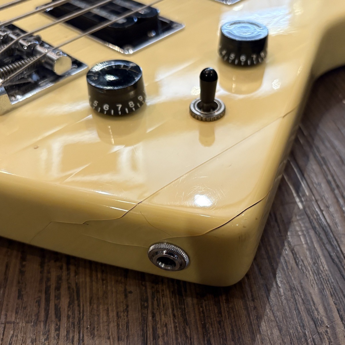 FERNANDES BXB-55 Explorer Shape White Electric Bass Guitar Used