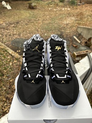 Air Jordan Zion 1 -Black/Metallic Gold/White- Men's DS Size 11