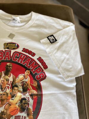 Vintage 1997 Starter Chicago Bulls New w/Tags T-shirt NBA Champs