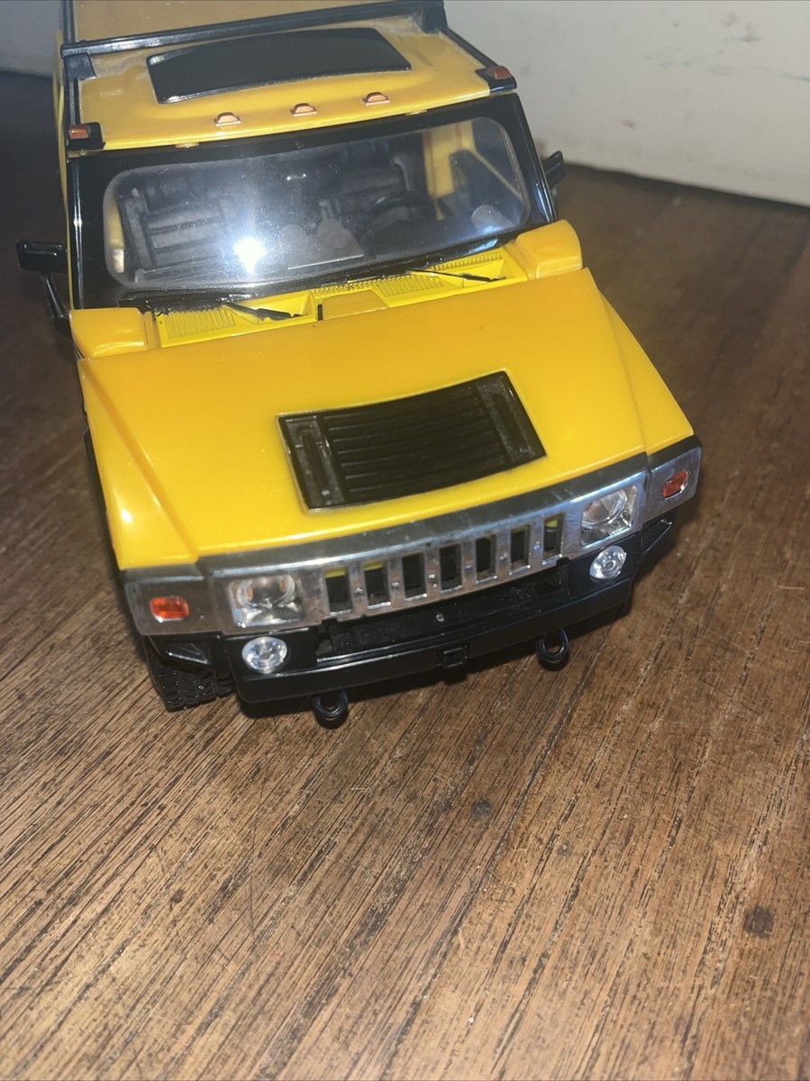 Hummer H2 Transformer Road Bot Roadbot Simba Happy Well 50120 1:18