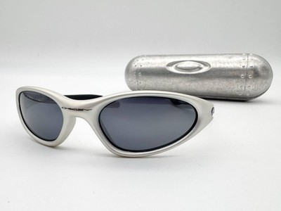 OAKLEY MINUTE 1.0 Silver Aluminum Case Included Fashion