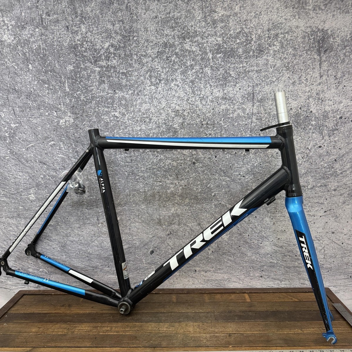 Trek One Series 1.1 Aluminum 100 Road Bike Frame 56cm Black Blue