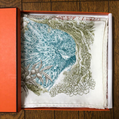 Hermes Scarf Le Jardin de Leila 90 cm Silk white Carre garden 35